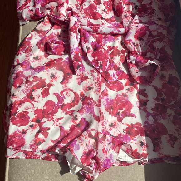 EXPRESS Romper Pink Red Long Sleeve - Picture 5 of 9